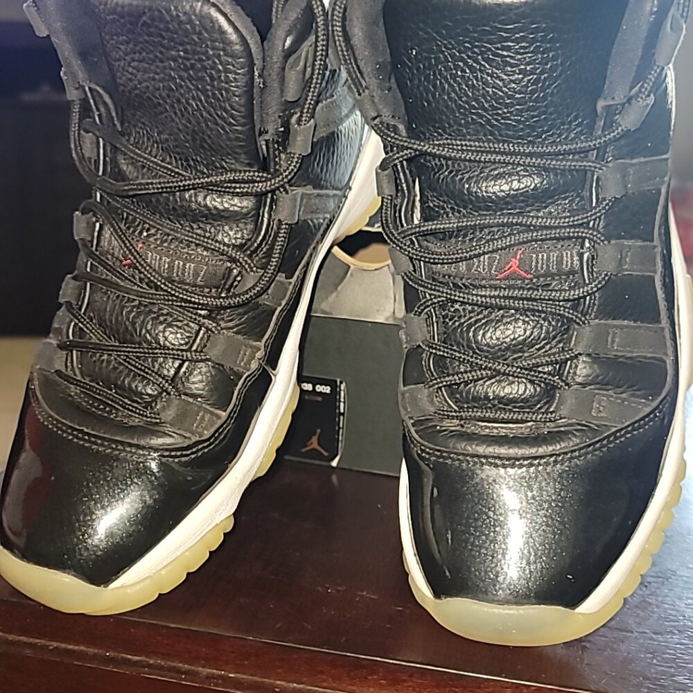 Retro 11 Jordan - Picture 2 of 5